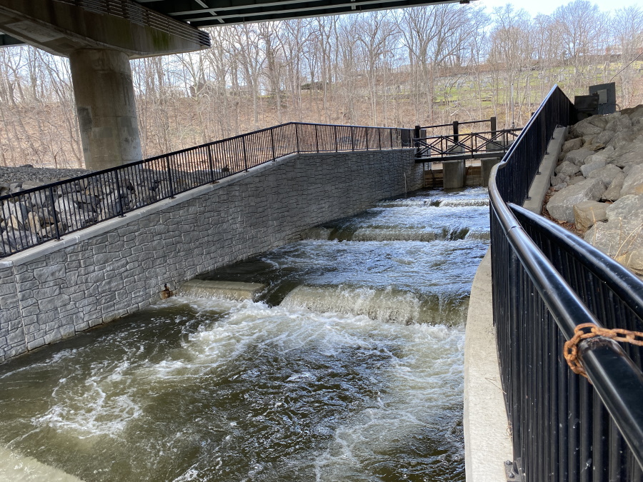 Tingue Dam open fish passage weir